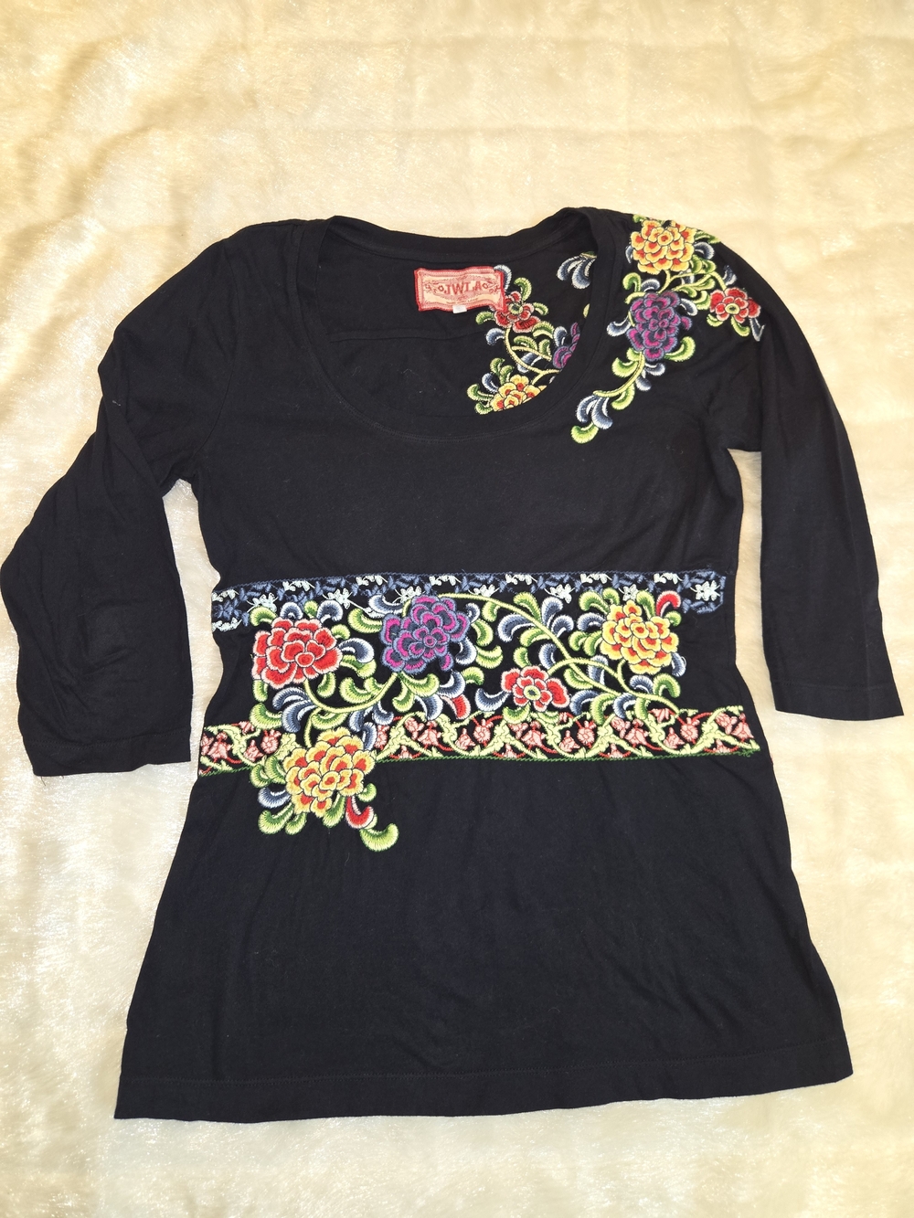 Johnny Was Black Floral Embroidered Women's Scoop Neck Top